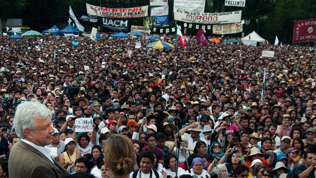AMLO en Tlatelolco durante la campaña de 2012. Foto: Eneas/Flickr