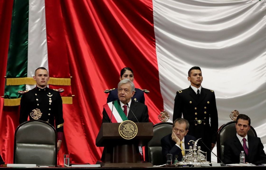 ¿Qué Decía EPN Mientras AMLO Tomaba Protesta Como Presidente?